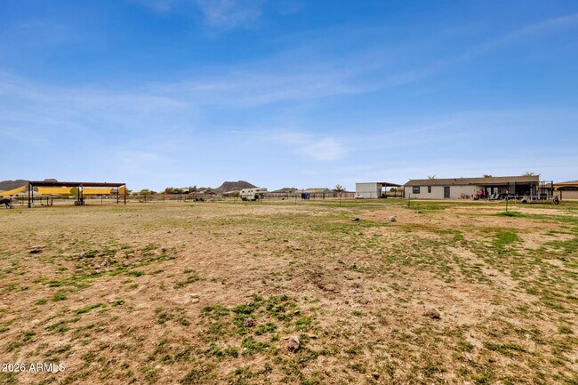 Building Photo - 851 W Quail Cir