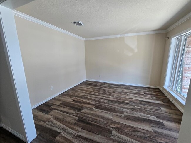 Building Photo - 9211 Kempwood Dr