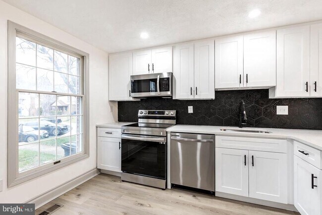 Building Photo - 17409 Founders Mill Dr