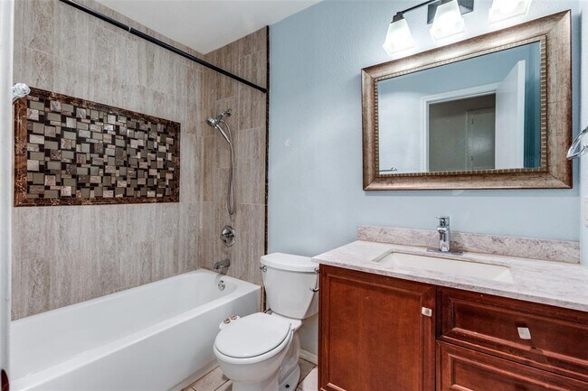Building Photo - 1121 Peggotty Pl
