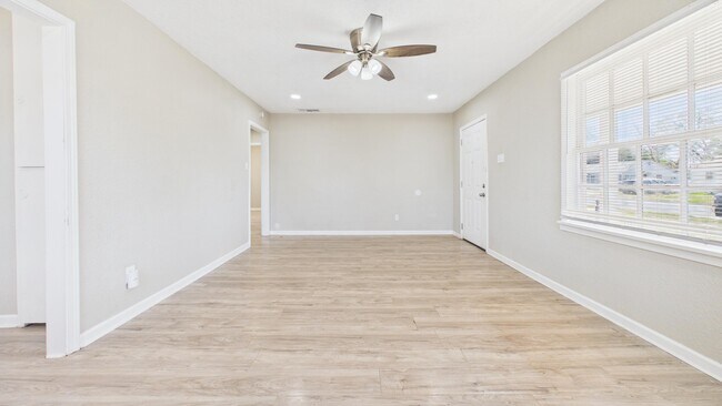 Building Photo - 2430 31st St