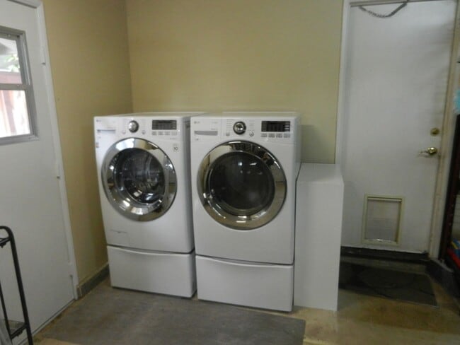 Building Photo - 4473 Augusta Dr