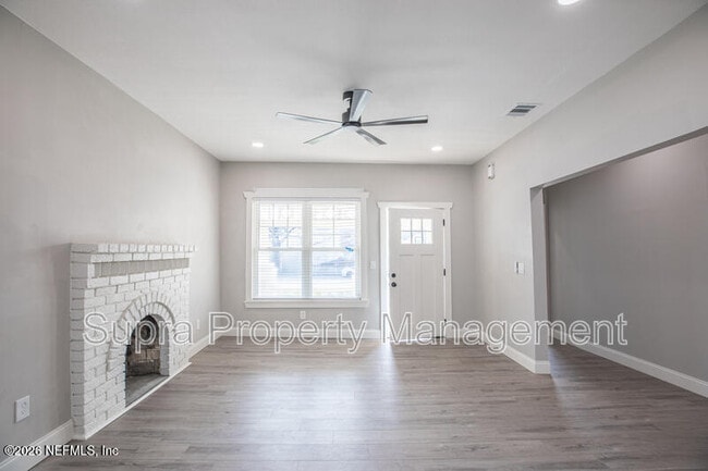 Building Photo - 2703 College St