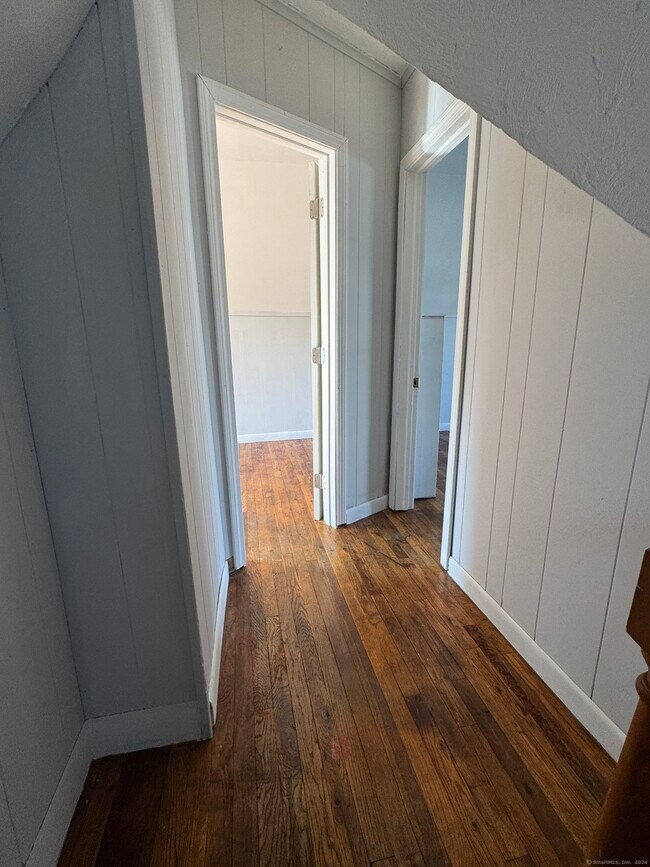 Building Photo - 105 Olivia St