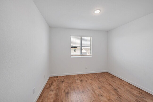 Building Photo - 12161 Coal Crk Wy