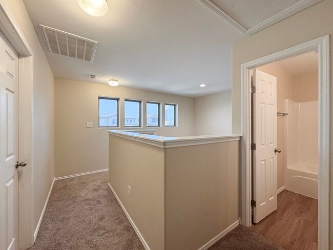 Building Photo - 4426 Gloria Dr