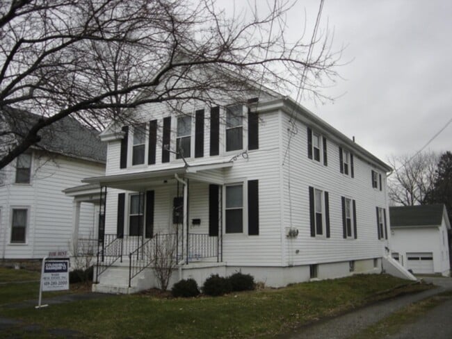 Primary Photo - 118- 120 East Liberty St