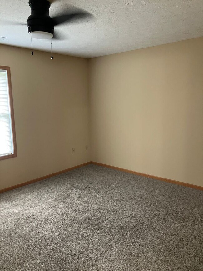 Building Photo - 1046 Laurel Tree Ct