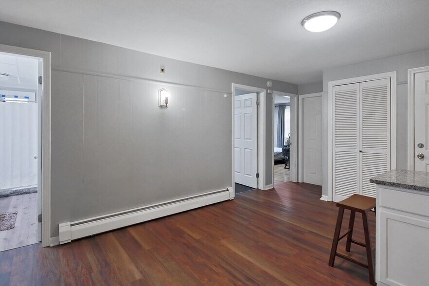 Building Photo - 234 Mechanic St