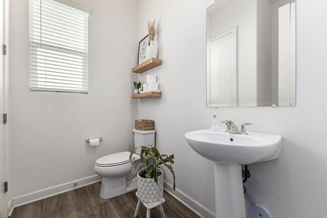 Building Photo - 4509 N 197th Ln