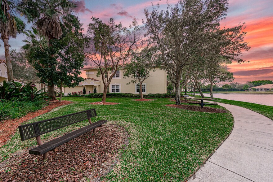 Building Photo - 9773 Bowline Dr