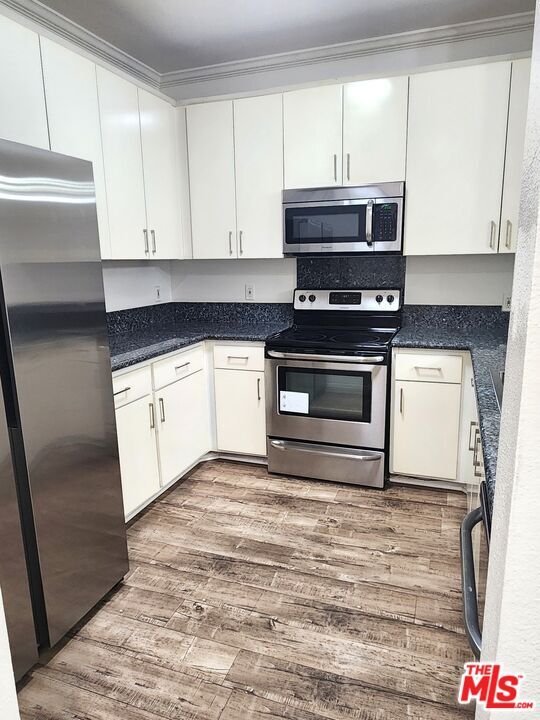 Building Photo - 625 S Berendo St