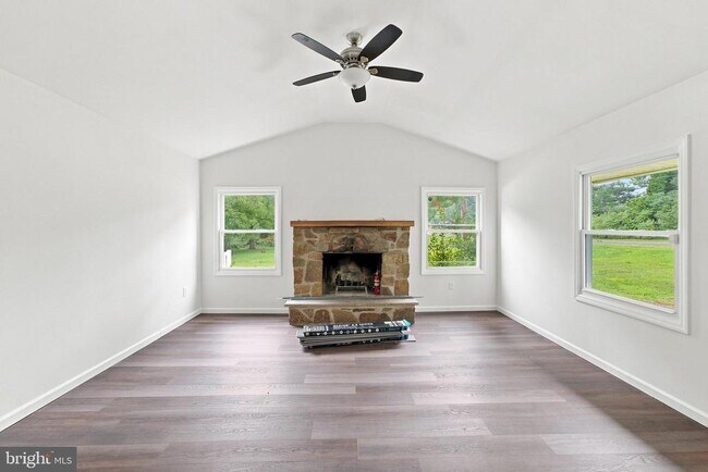 Building Photo - 2 Barnwell Dr