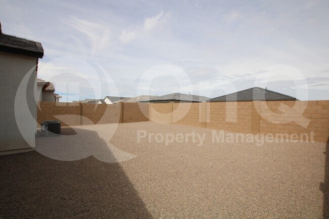 Building Photo - 40774 W Sunland Dr