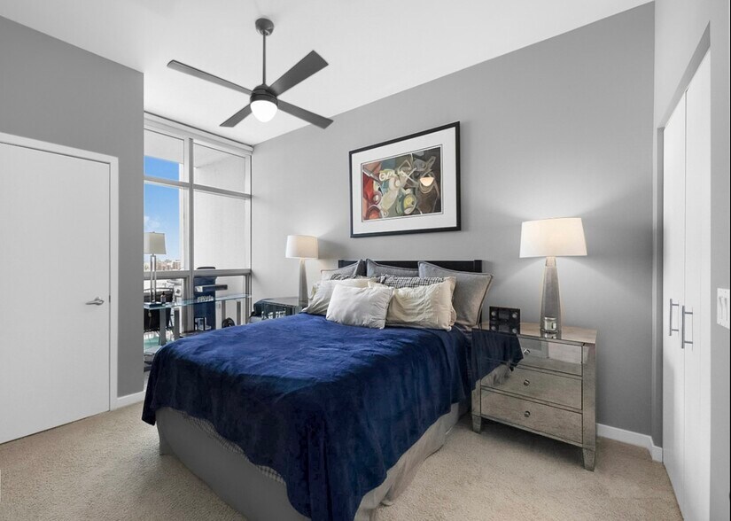 Building Photo - 303 W Ohio St