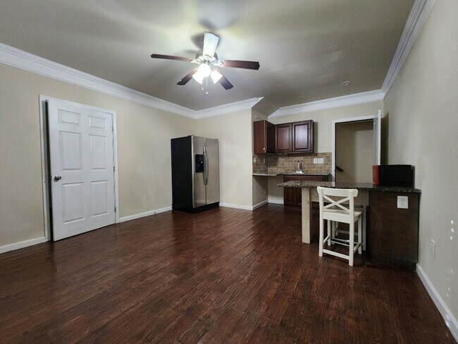 Building Photo - 229 Privet Cir