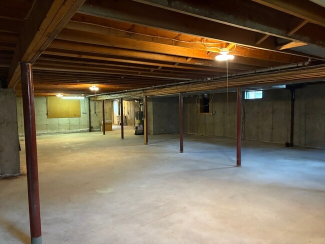 Building Photo - 127 Two Rod Hwy