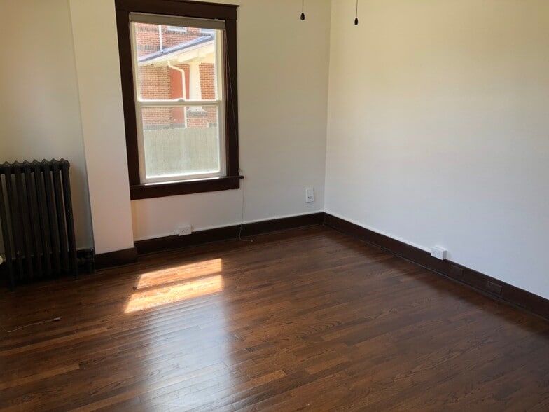 Building Photo - 513 Terry St