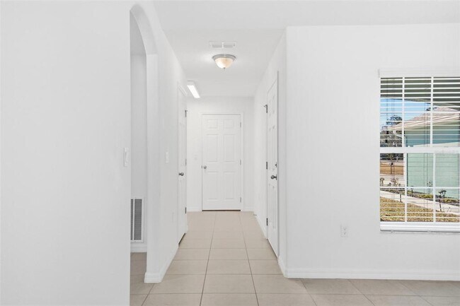 Building Photo - 18 Whetstone Ln