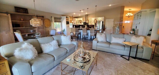 Building Photo - 82570 Delano Dr