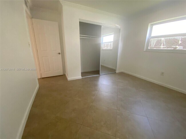 Building Photo - 3670 SW 60th Ave