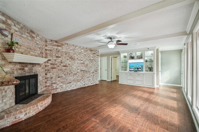 Building Photo - 10911 Elmdale Dr