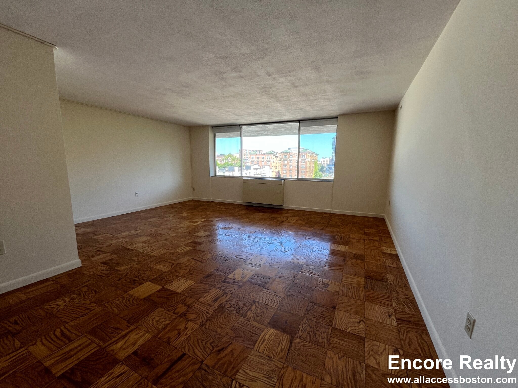 Building Photo - 16 Monmouth Ct