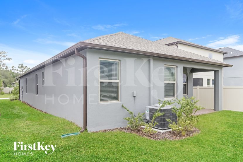 Building Photo - 9644 Little Bluestem Dr