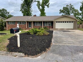 Building Photo - 5 Ramblewood Ln