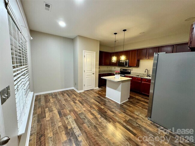 Building Photo - 8734 Arrowhead Pl Ln