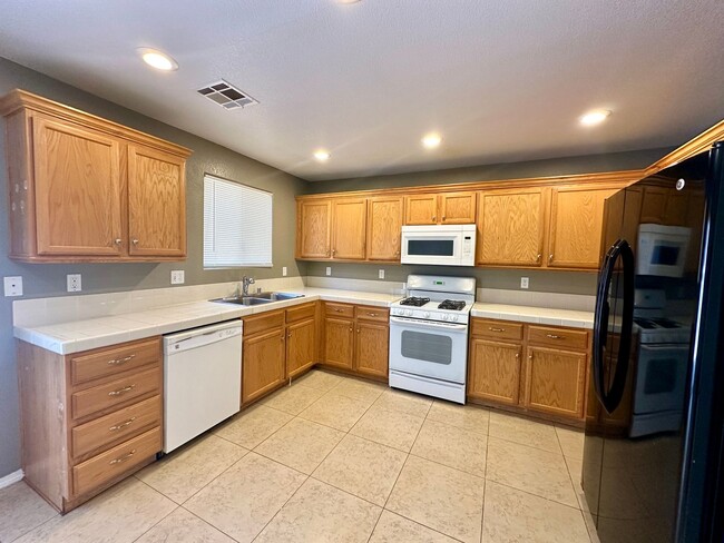 Building Photo - 9362 Boulder Opal Ave