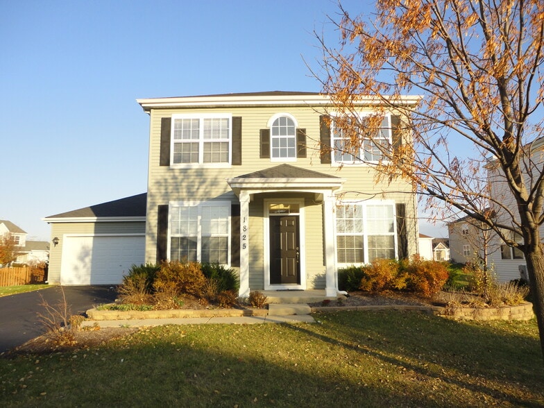 Primary Photo - 1825 Bluestem Cir