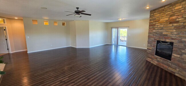 Building Photo - 2690 Summer Hill Ct