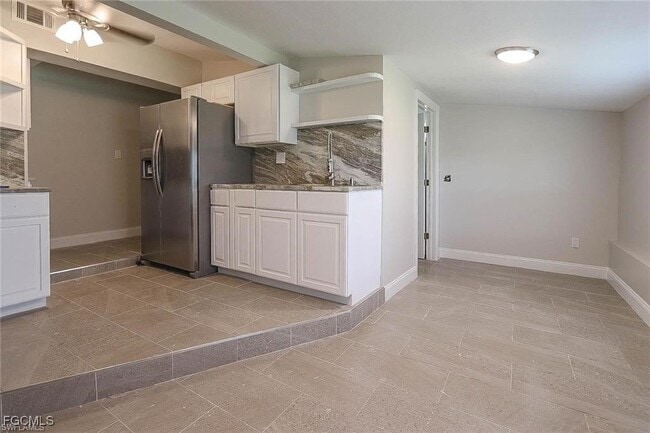 Building Photo - 305 Bougainvillea Rd W