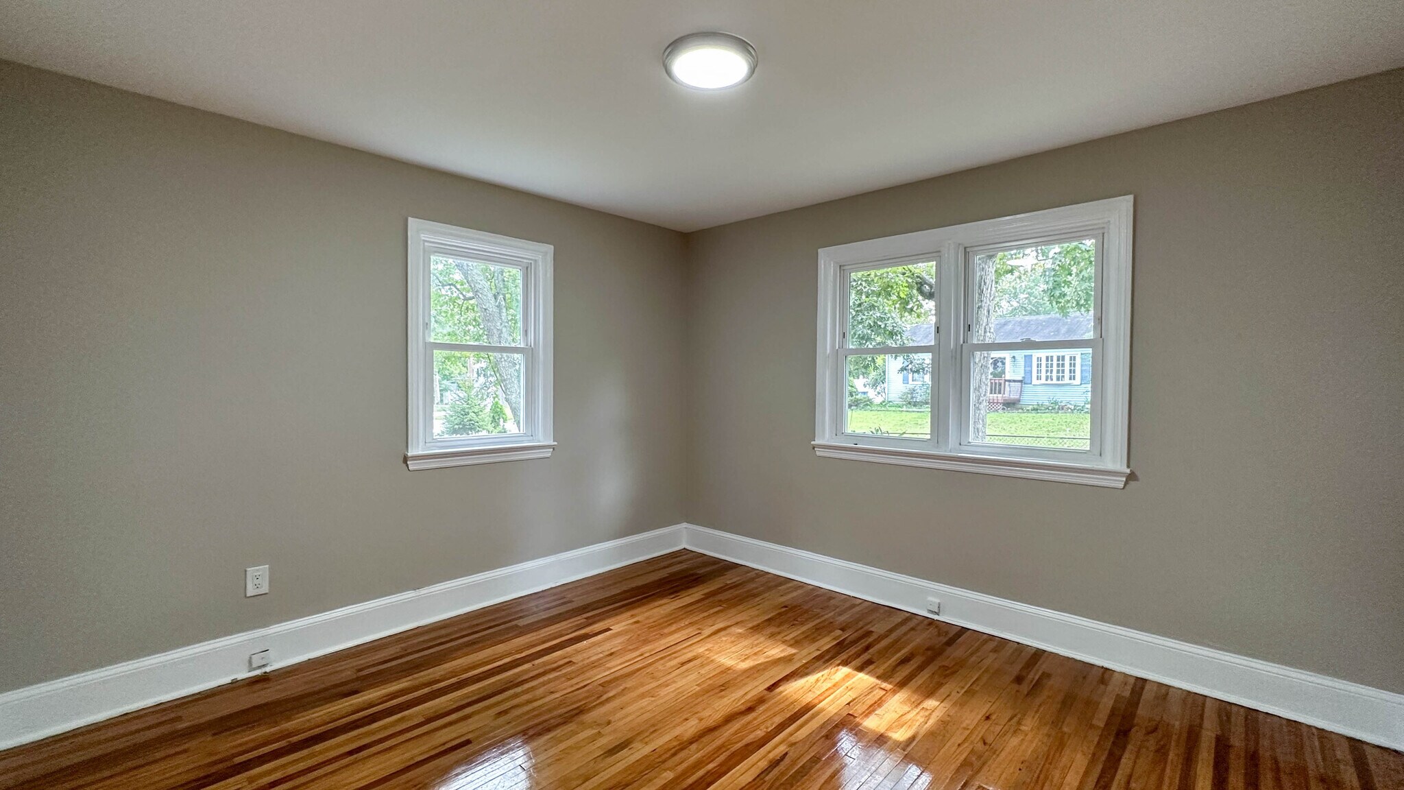 Building Photo - 134 Phillips Ave