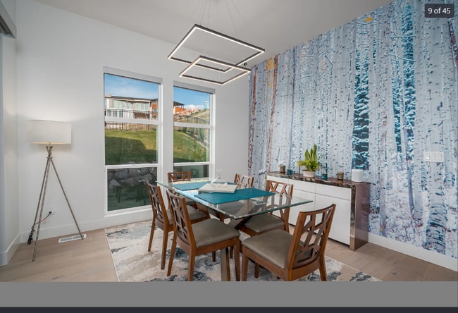 Building Photo - Stunning 5-bedroom, 4.5-bath home