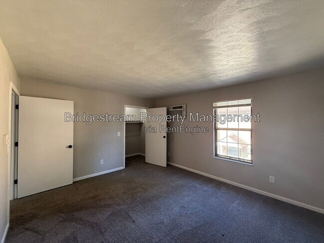 Building Photo - 155 Forest St