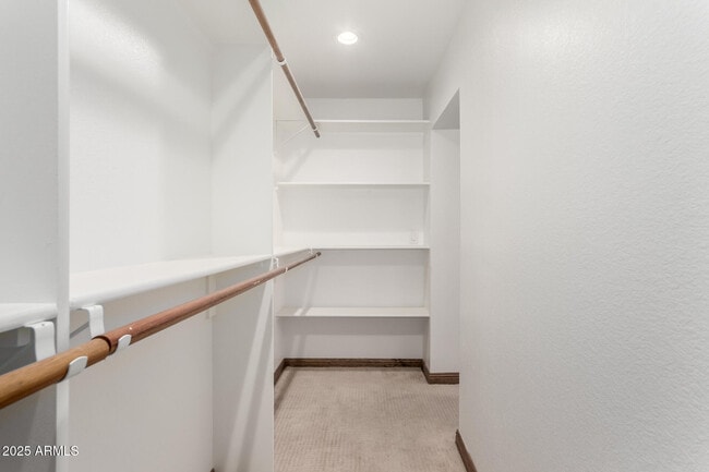 Building Photo - 6725 E Kelton Ln