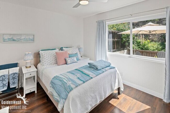 Building Photo - Bright and Modern 2Bdm 2Ba Townhome with Private Patio in Scripps Ranch!