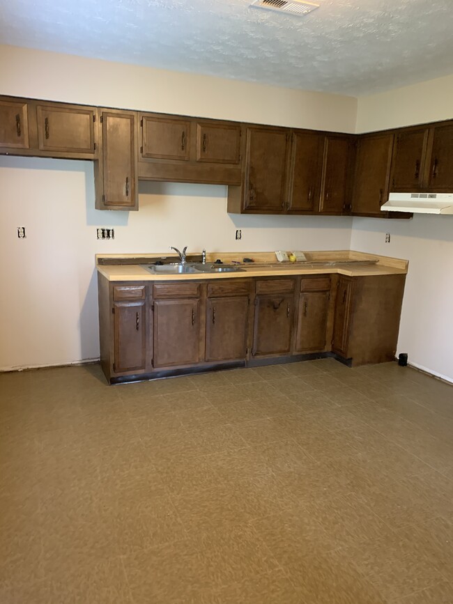 Building Photo - 1249 Green Valley Dr