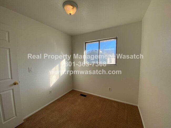 Building Photo - 671 Candlelite Ln