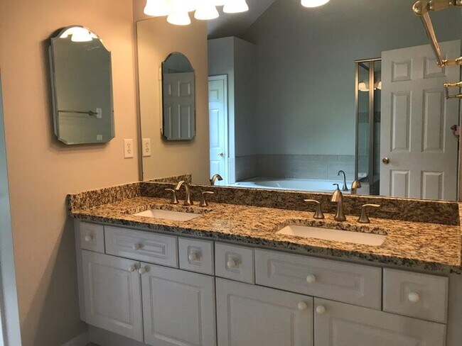 Building Photo - 3525 Montvale Xing