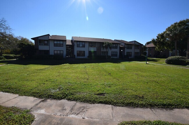 Building Photo - 2 Bedroom, 2 Bath Condo at 4627 Cason Cove...