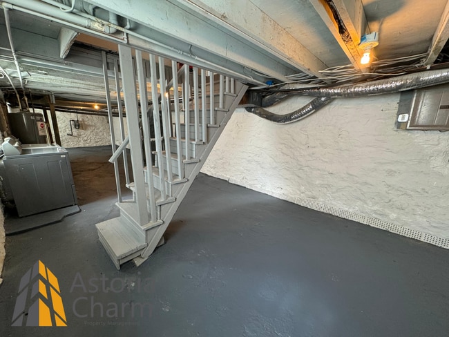 Building Photo - Move in by March 31st - Pick your move in incentive: A TV, 1 month free on a 13th month lease, or...