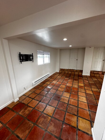 Building Photo - 2130 Main St