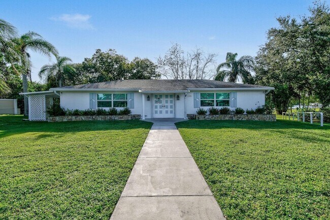 Building Photo - 1004 Stillwater Dr