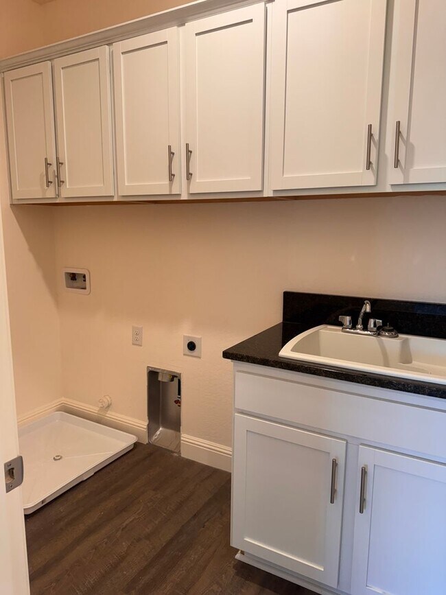 Building Photo - 4438 Langden Dr