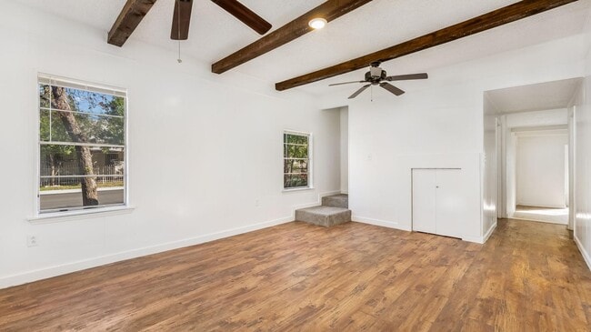 Building Photo - 2600 Morales St