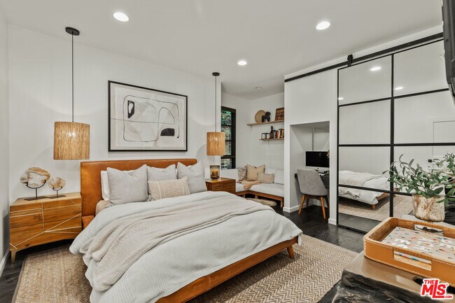 Building Photo - 3159 Thatcher Ave