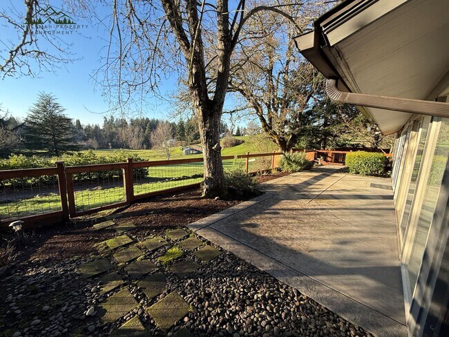 Building Photo - 1808 E 28th Ave